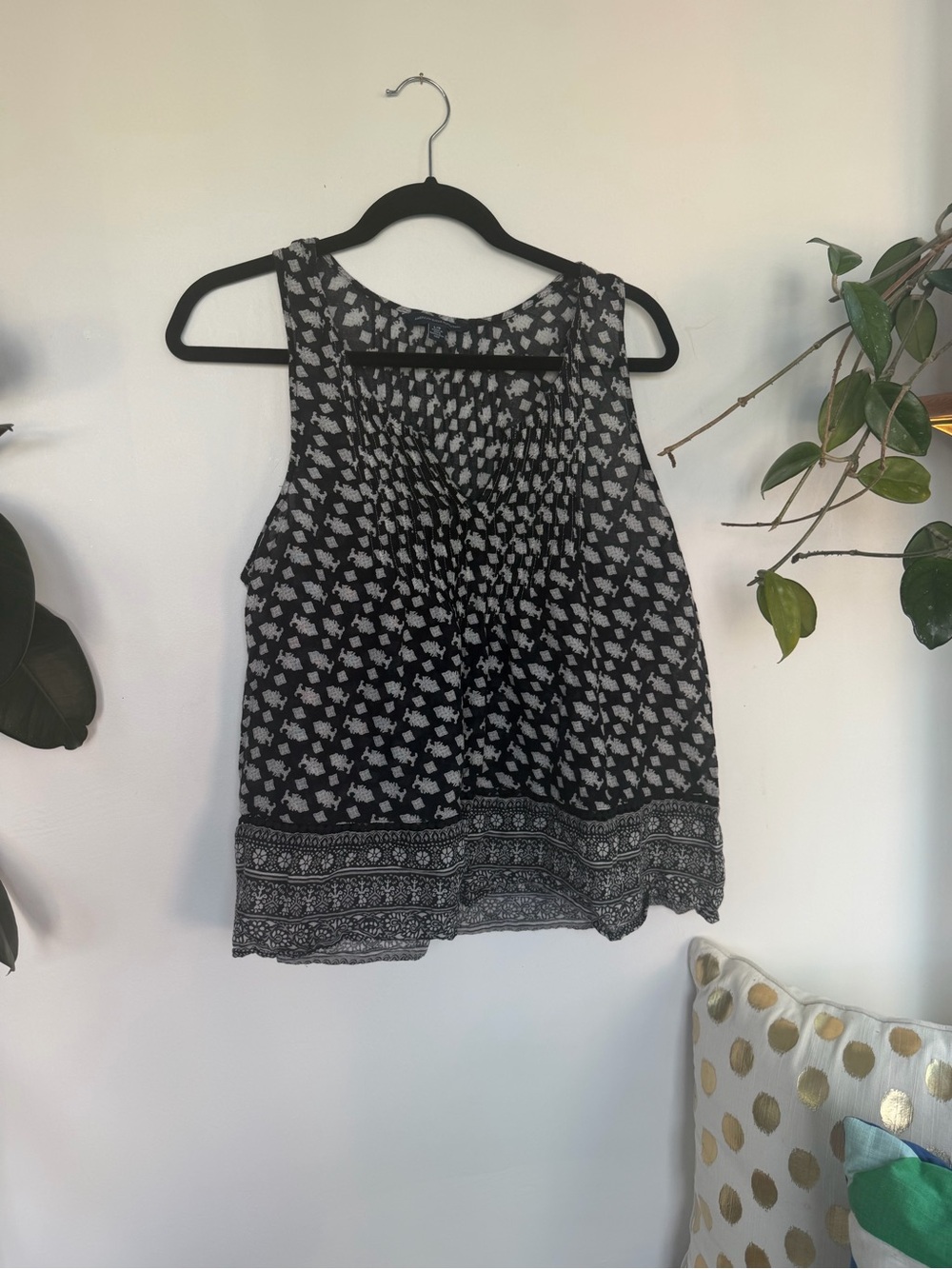 American Eagle Outfitters Black & White Printed Smocked Tank